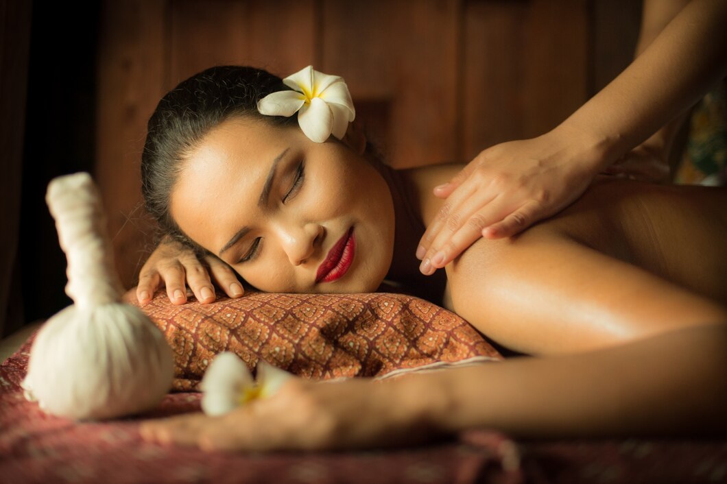 Zanurz się w świecie hawajskiej techniki relaksacji – sekrety masażu Lomi Lomi Nui